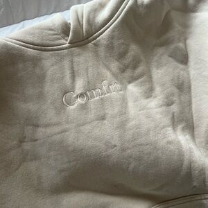 Comfrt Cream Sweatshirt